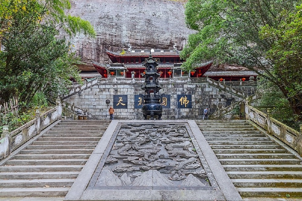 绍兴大佛寺景区保安